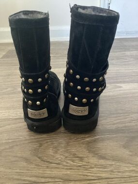 Perfect condition vintage bling y2k UGG Black Studded Shearling Boots